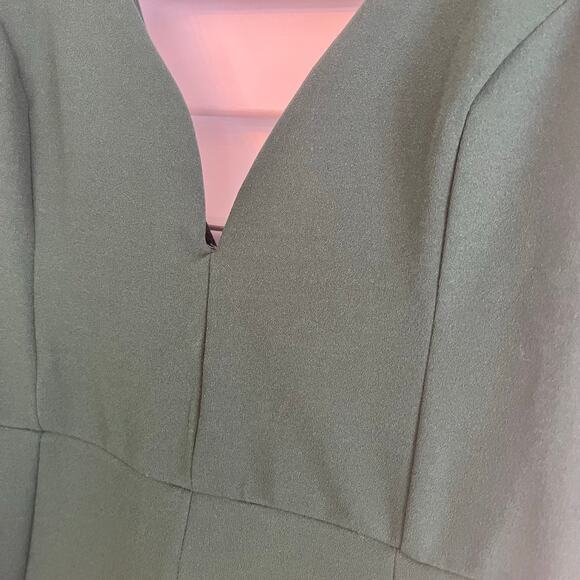 Lulu’s Instant Icon Dark‎ Green V-Neck Sleeveless Jumpsuit Size XL - Picture 5 of 10